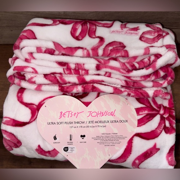 Super Cute Betsey Johnson Pink Bows Plush Throw Blanket - 50”x70” - NEW - Picture 7 of 8